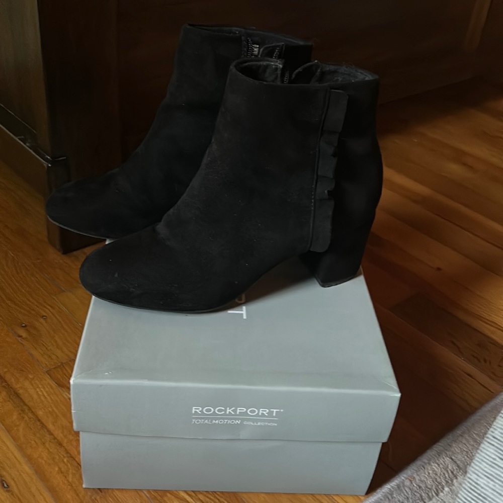 Rockport black suede boots